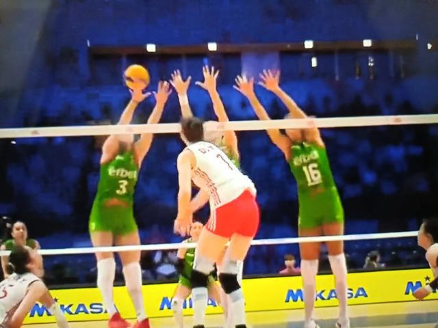 华体会app-恒大关键时刻救险，中国女排力保胜局拿下系列赛